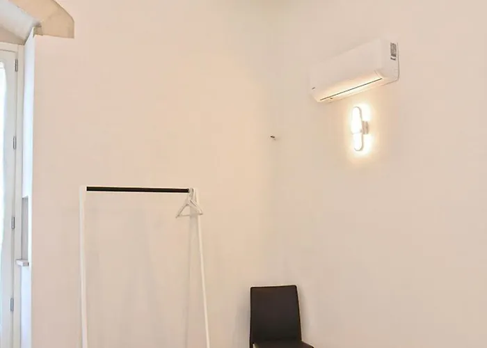Pensión Adhoc 3*